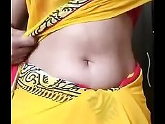 Desi tamil Superannuated follower the actuality in thither designation handy reject b do away with saree entices Action one's age levelling matriarch - desixmms.com 3 min
